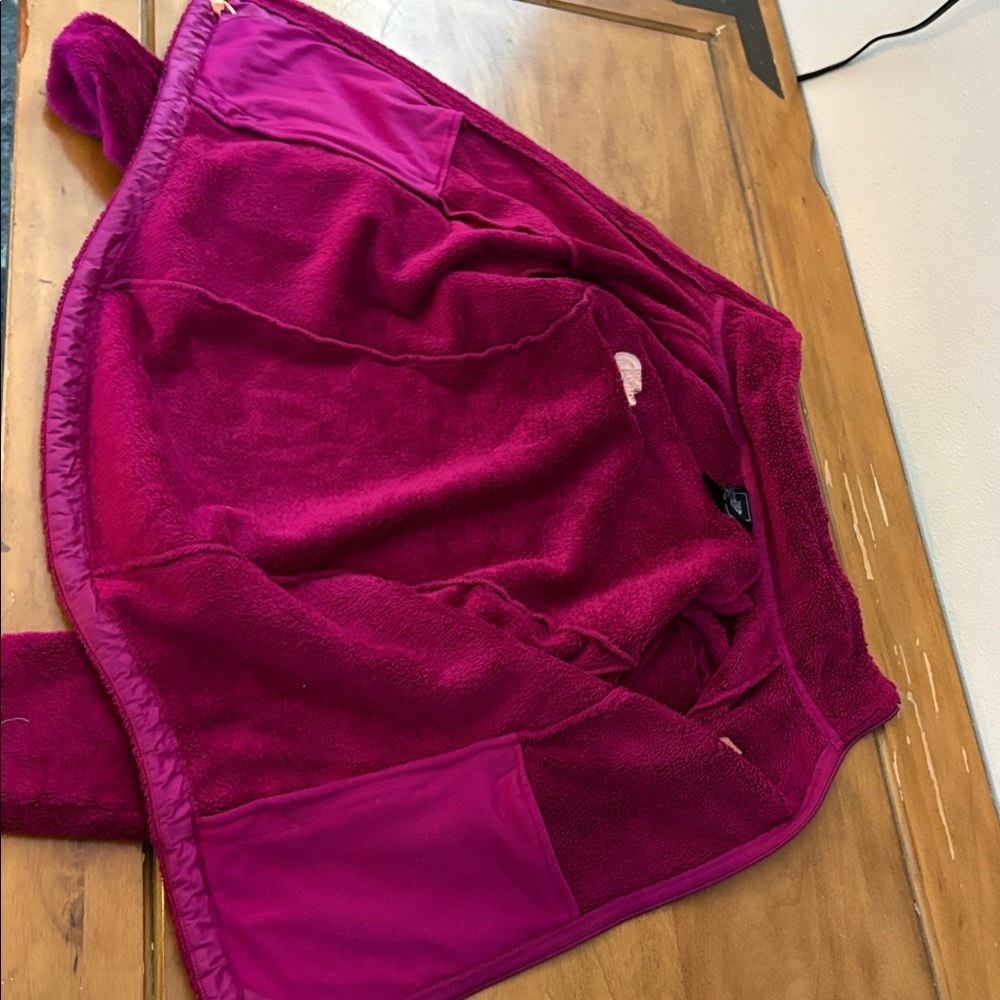 The North Face Plush Fleece Jacket in Deep Red Size Small - Picture 10 of 13